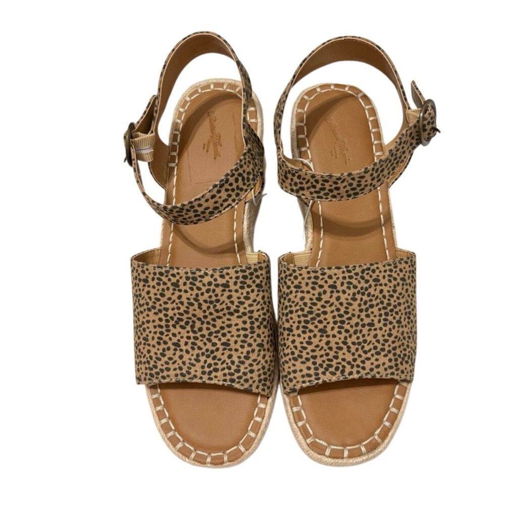 NWT Universal Thread leopard print Morgan espadrille wedge sandals Size 9